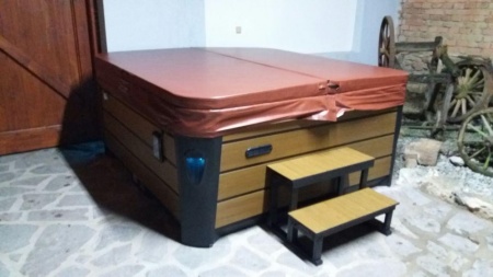 Гидромассажный спа-бассейн JNJ Spas First